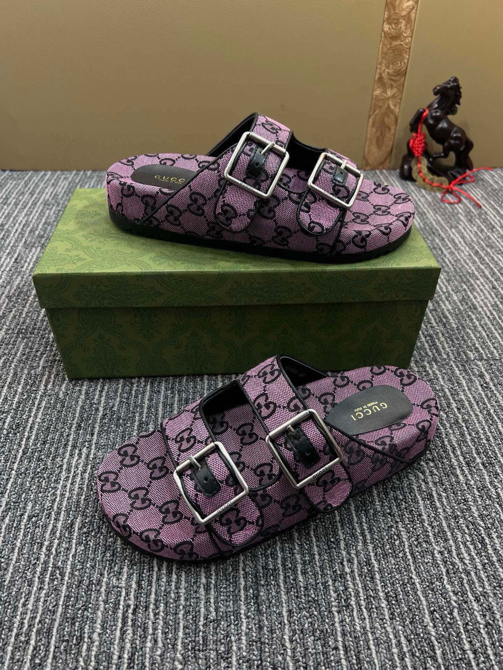 Z5QB17  Popular shoes