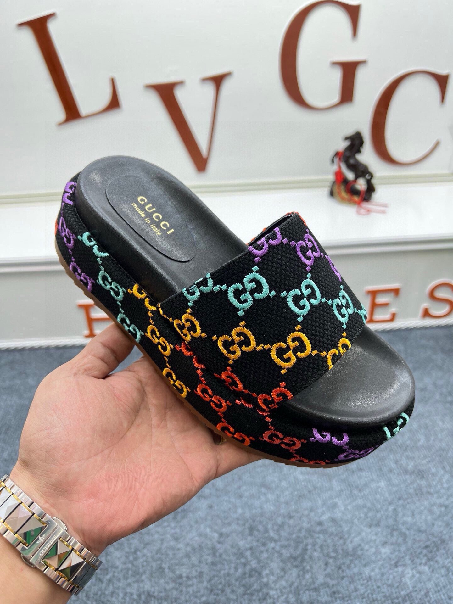 Z5N85B2  Popular Shoes