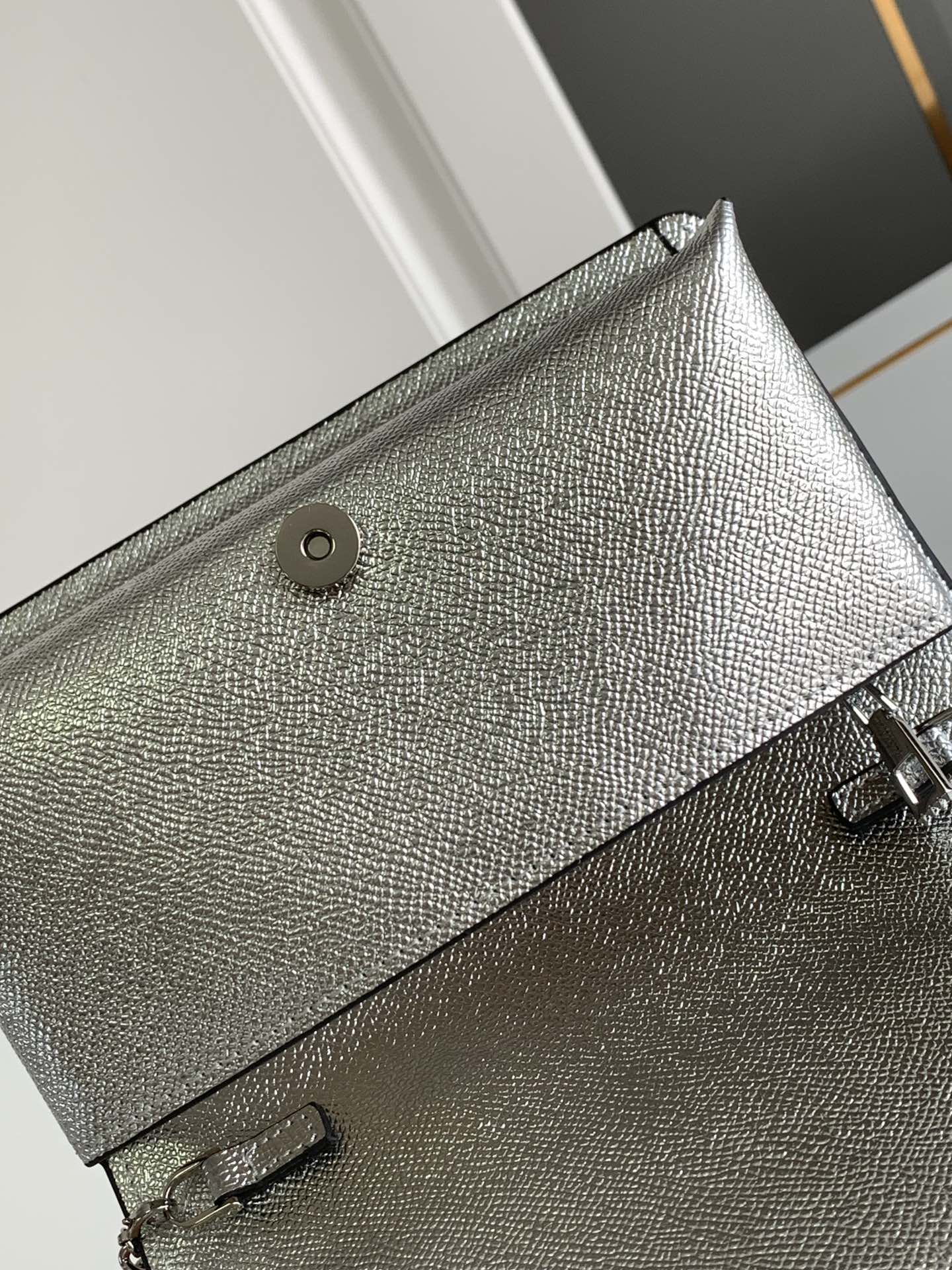 B1X44VL272 Popular leather bag 