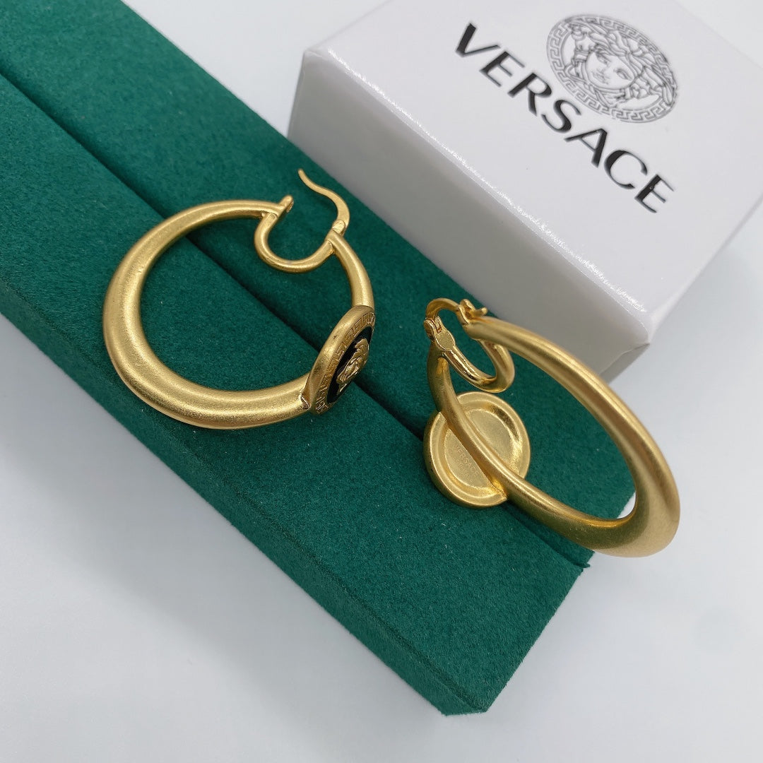 X1Q95V25E Popular Earrings