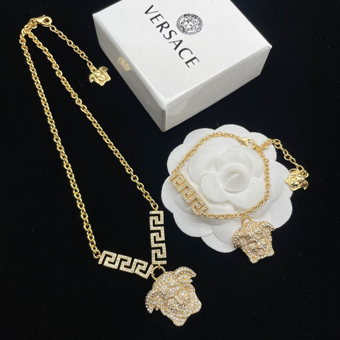 X1Q85V112X Popular Necklace. Bracelets