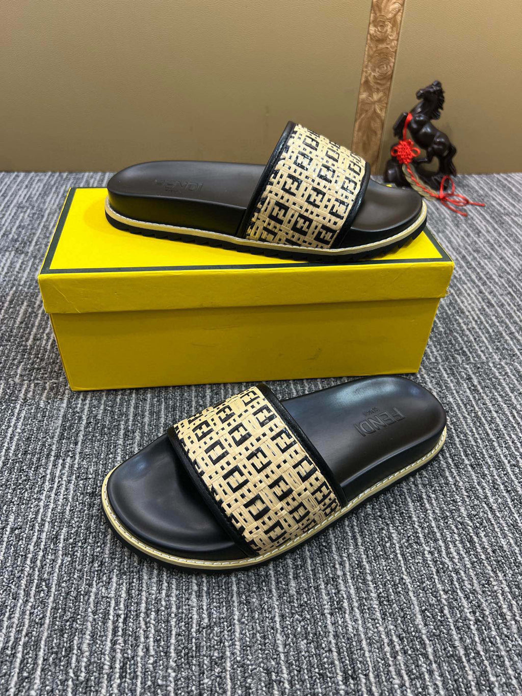Z5XF104 Popular Slippers