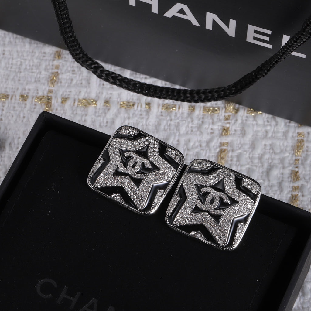X1Z54C268E Popular Earrings