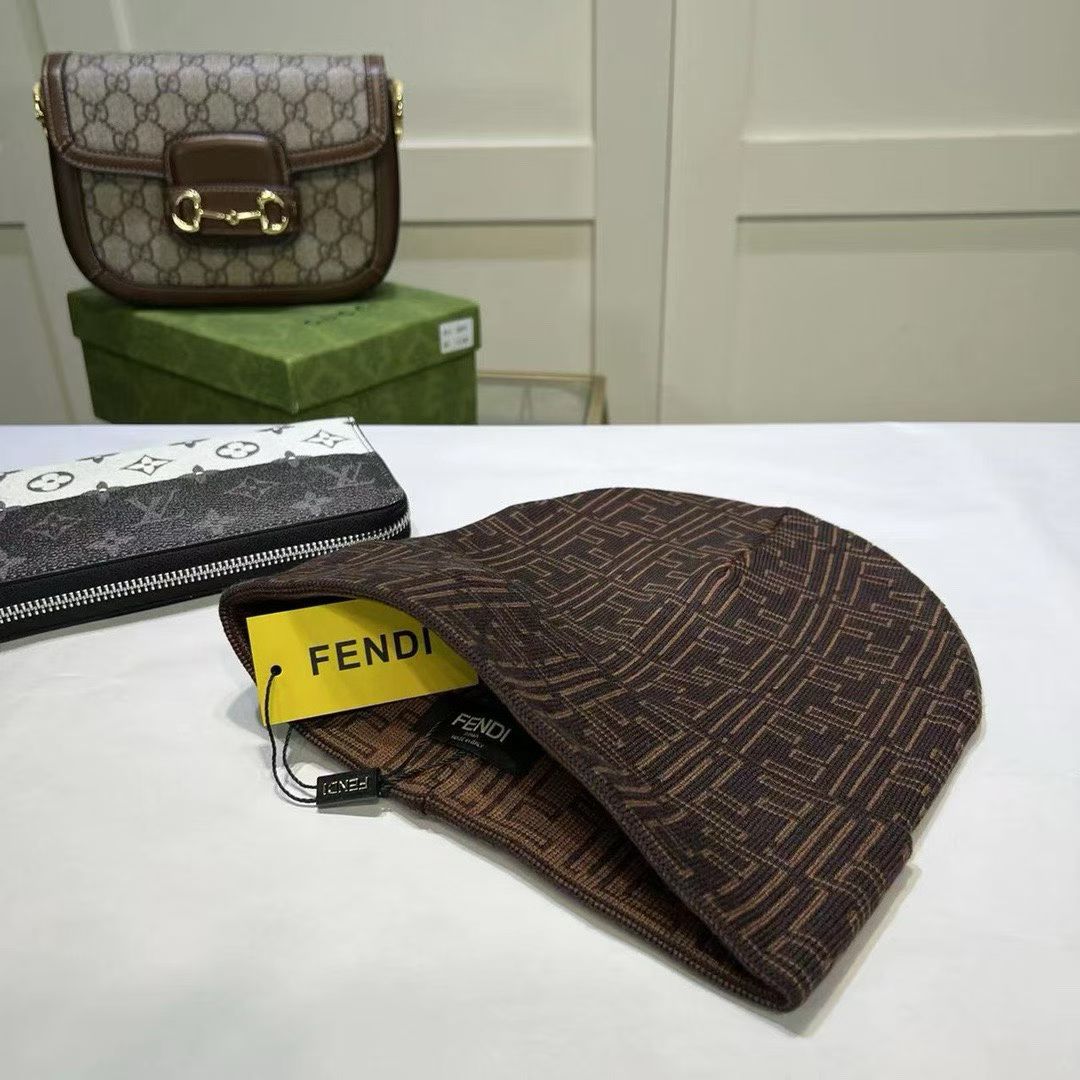 M1R86F39 Popular hats