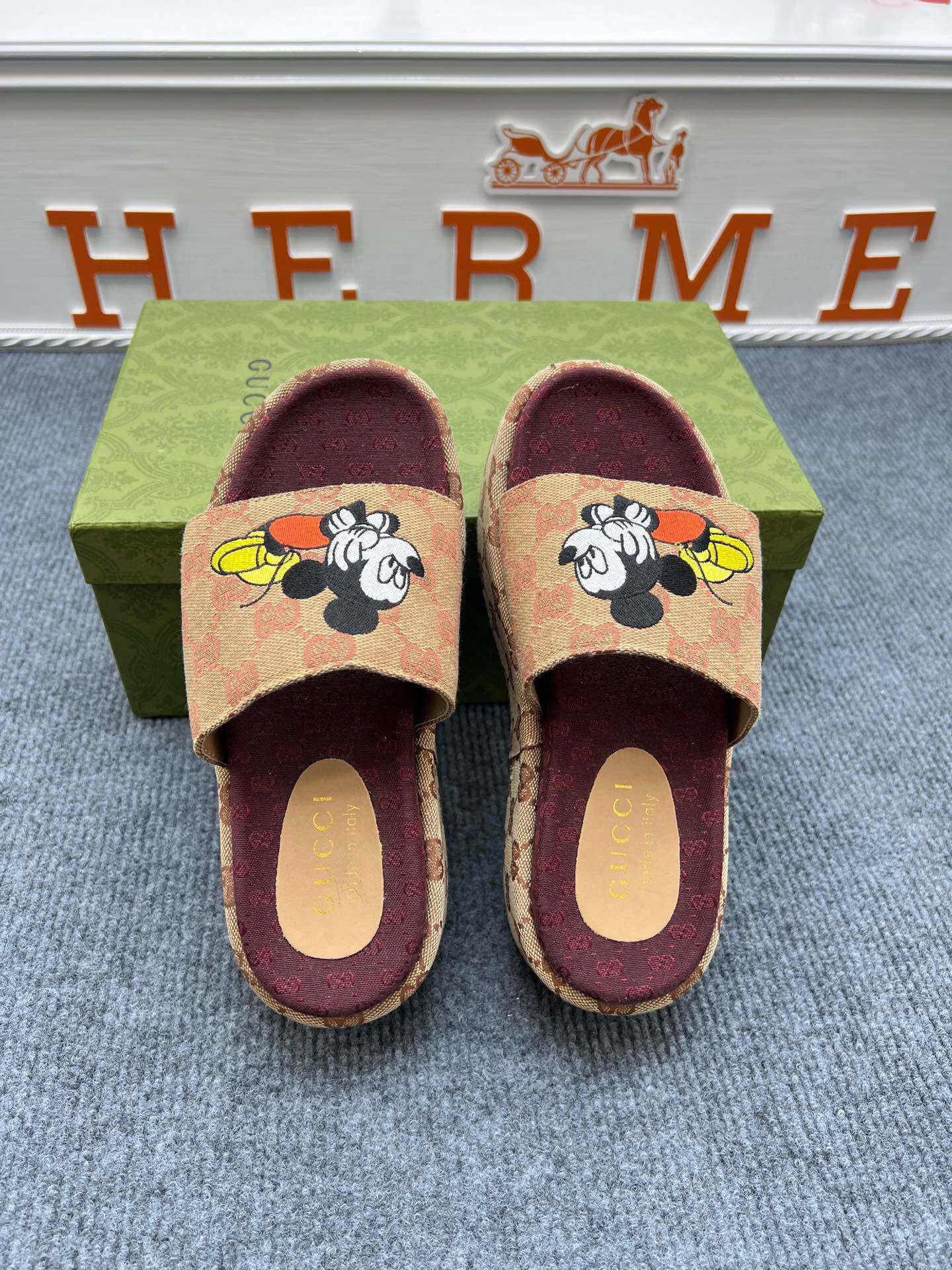 Z5ZB122 Popular slippers  Sole thickness 5.5cm