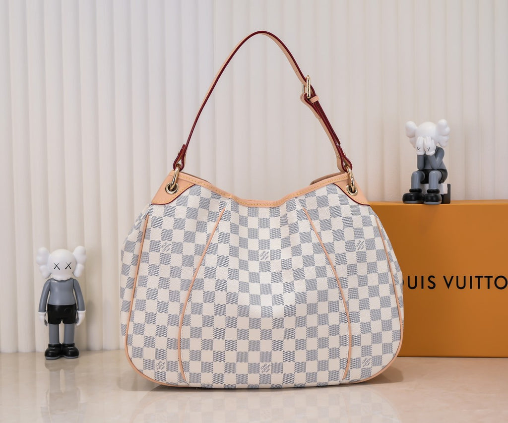 B1X43E63 Popular   leather bag 