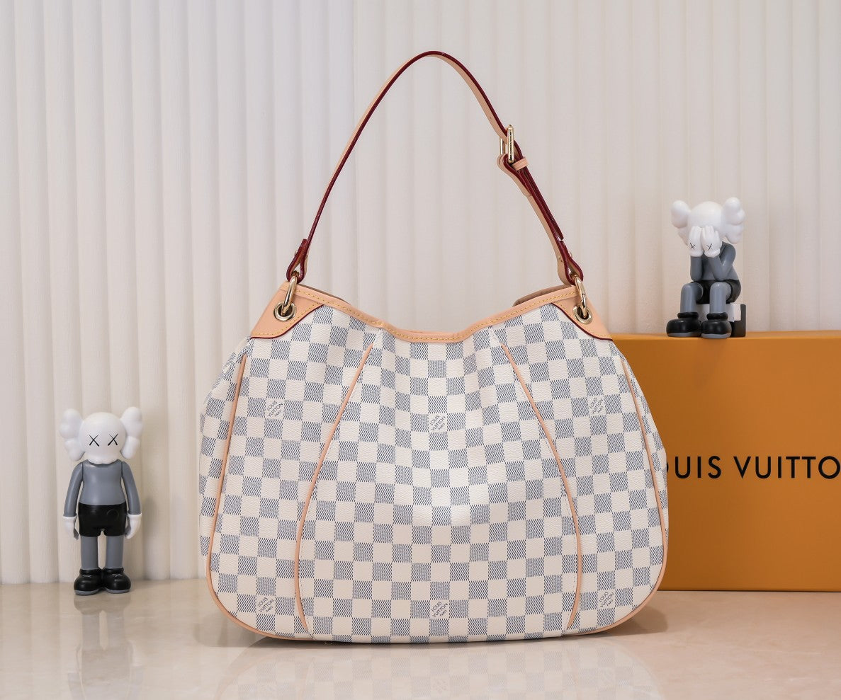 B1X43E63 Popular   leather bag 