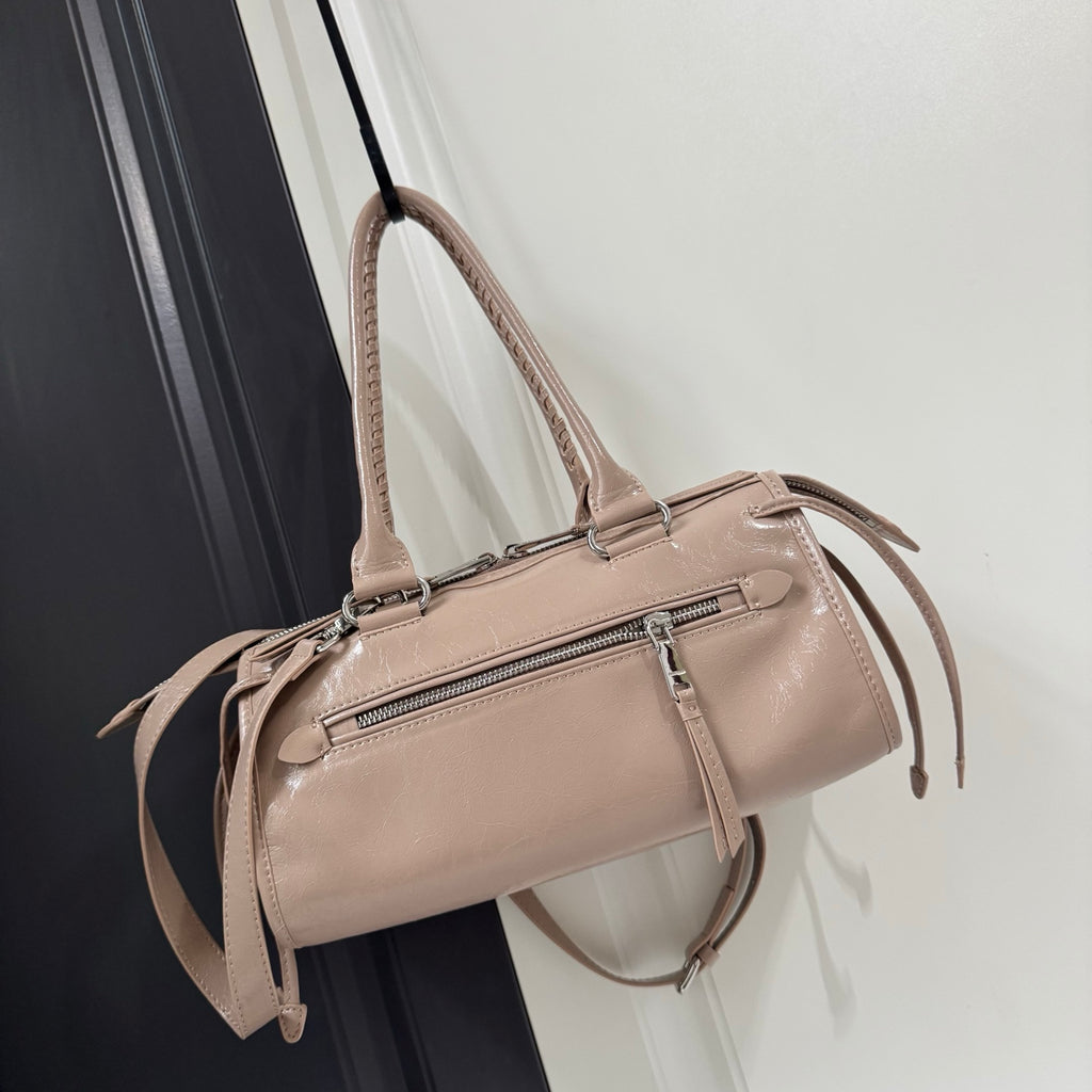 B1R76A21 Popular leather bag