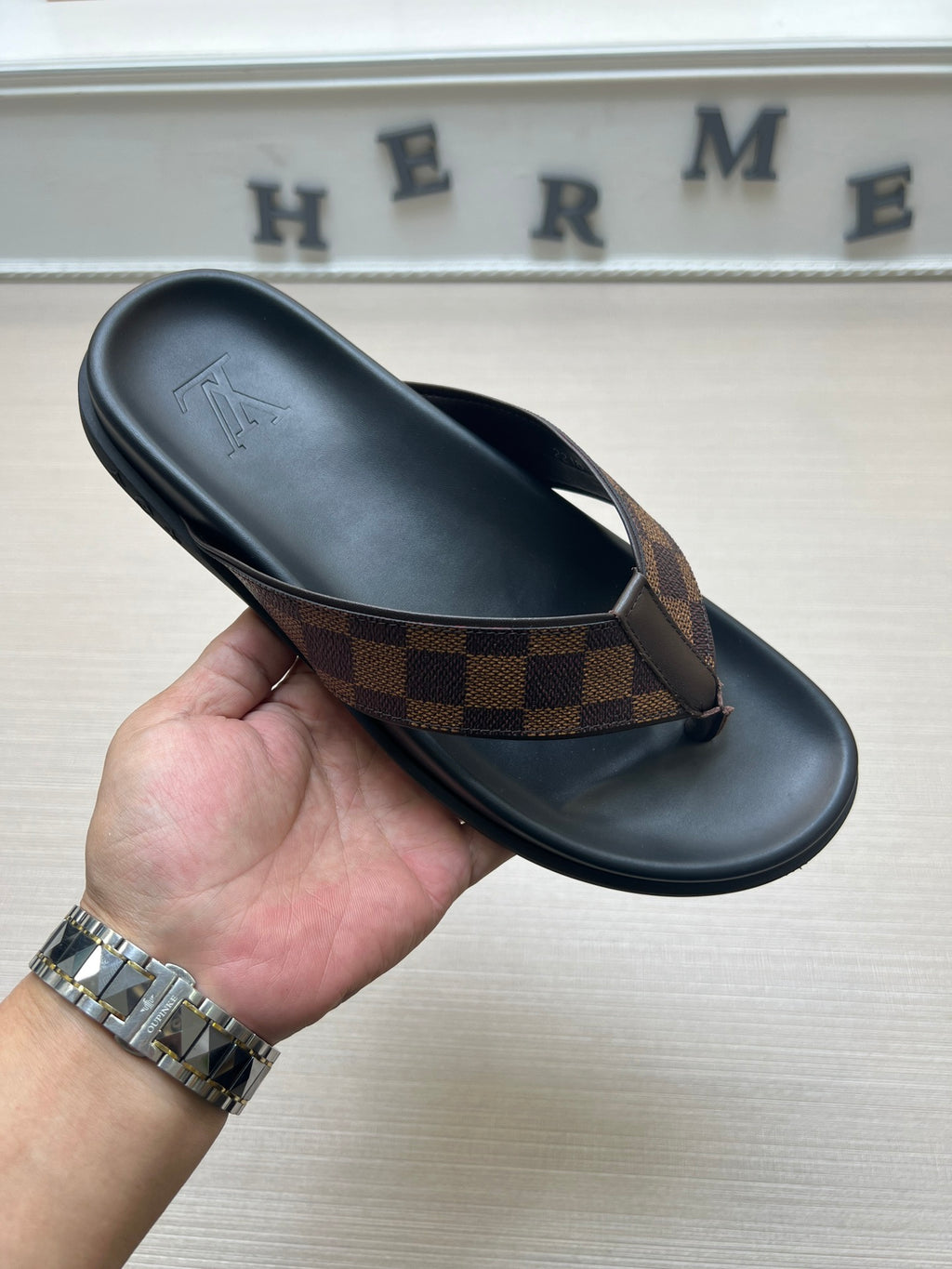 Z5ZE60 Popular slippers