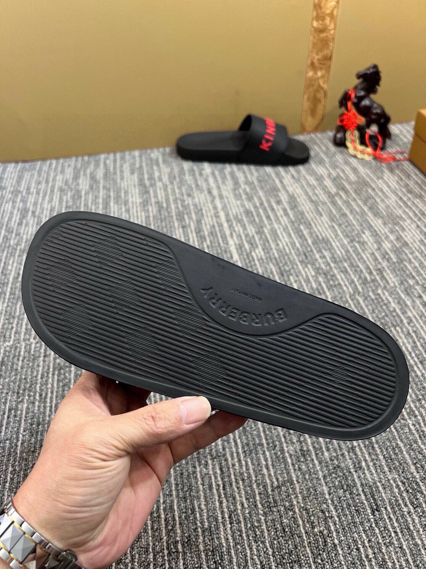 Z5Z35R254 Popular Slippers
