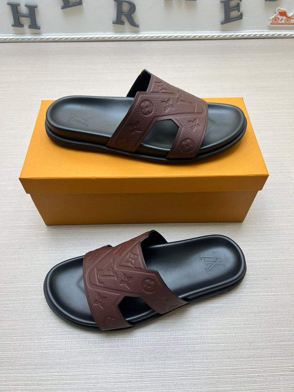 Z5ZE68 Popular slippers