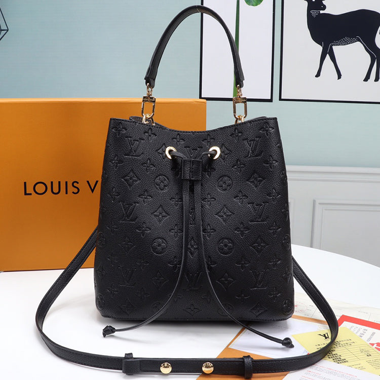 B1P11E81 Popular  leather bag 