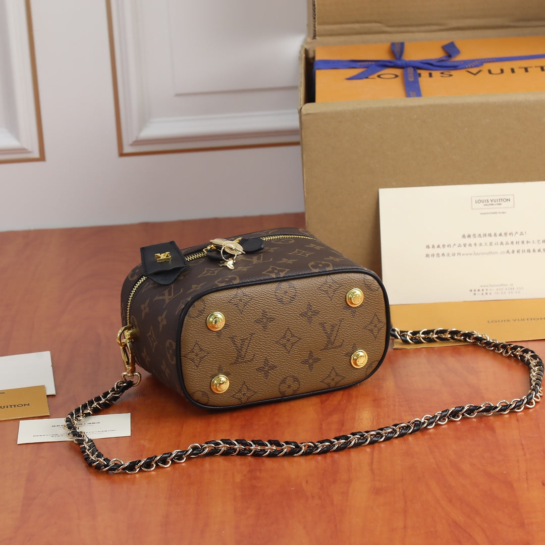 B12X43E121 Popular   leather bag 
