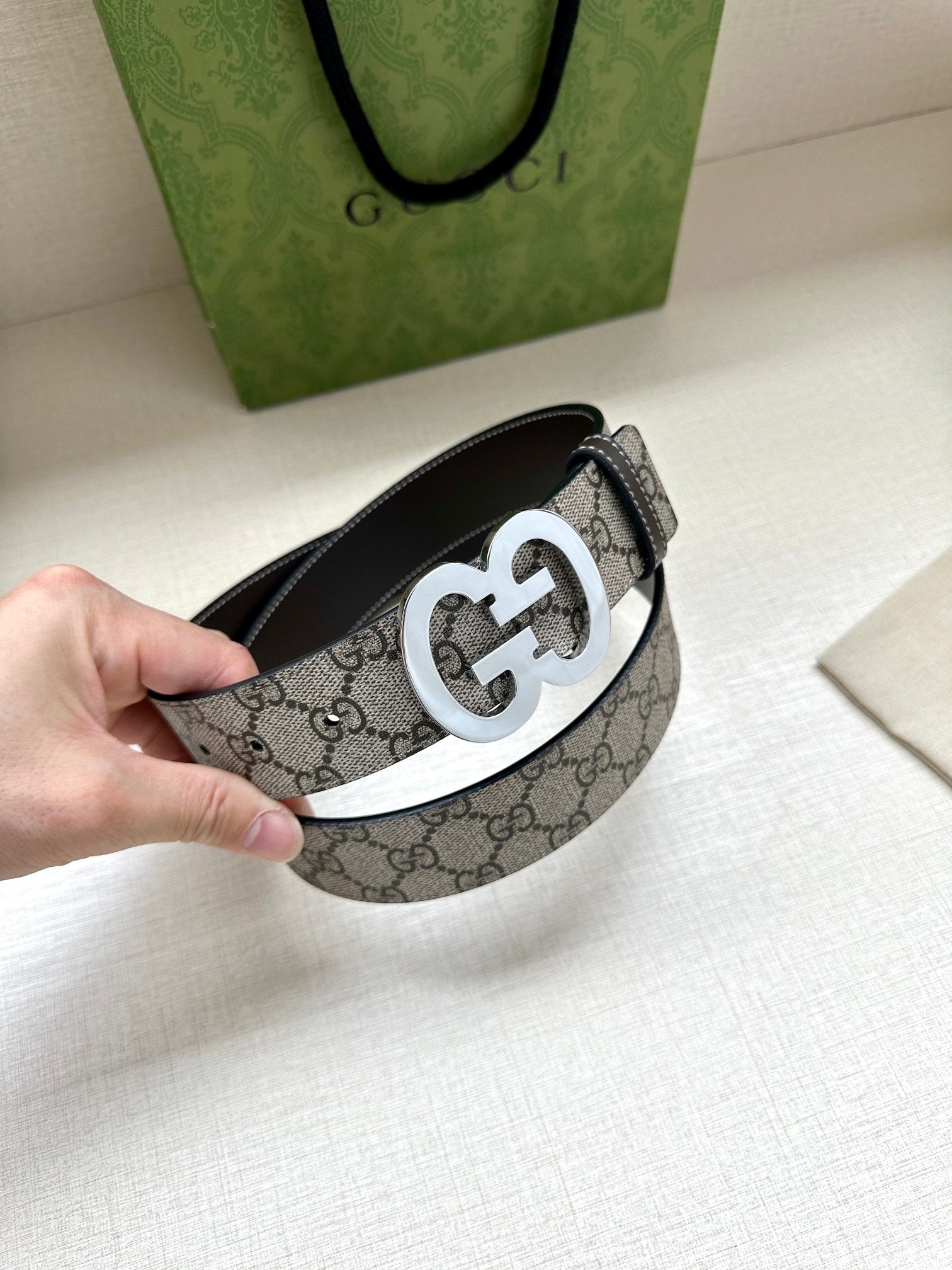 P1R55B210 Popular  High quality belt With full package