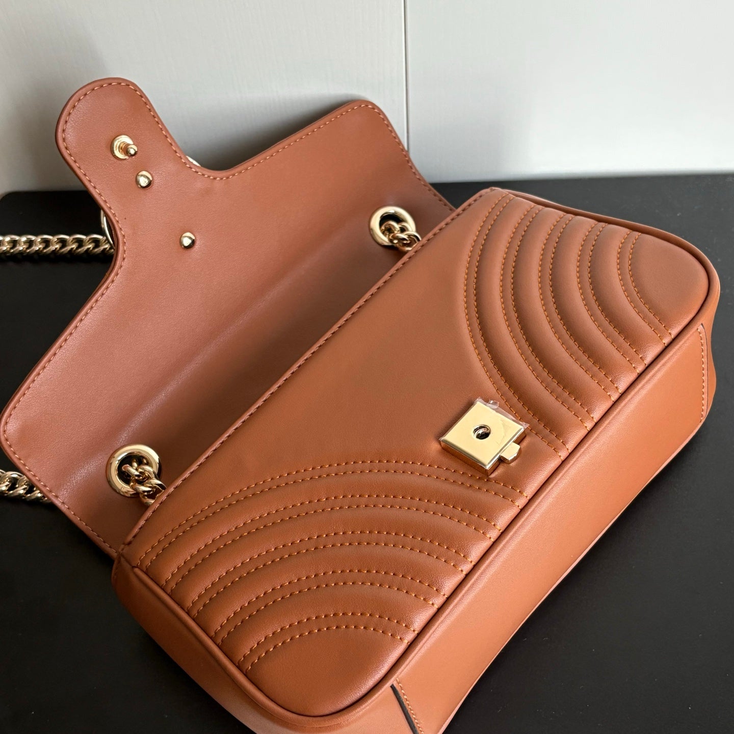 B1P36B69 Popular leather bag