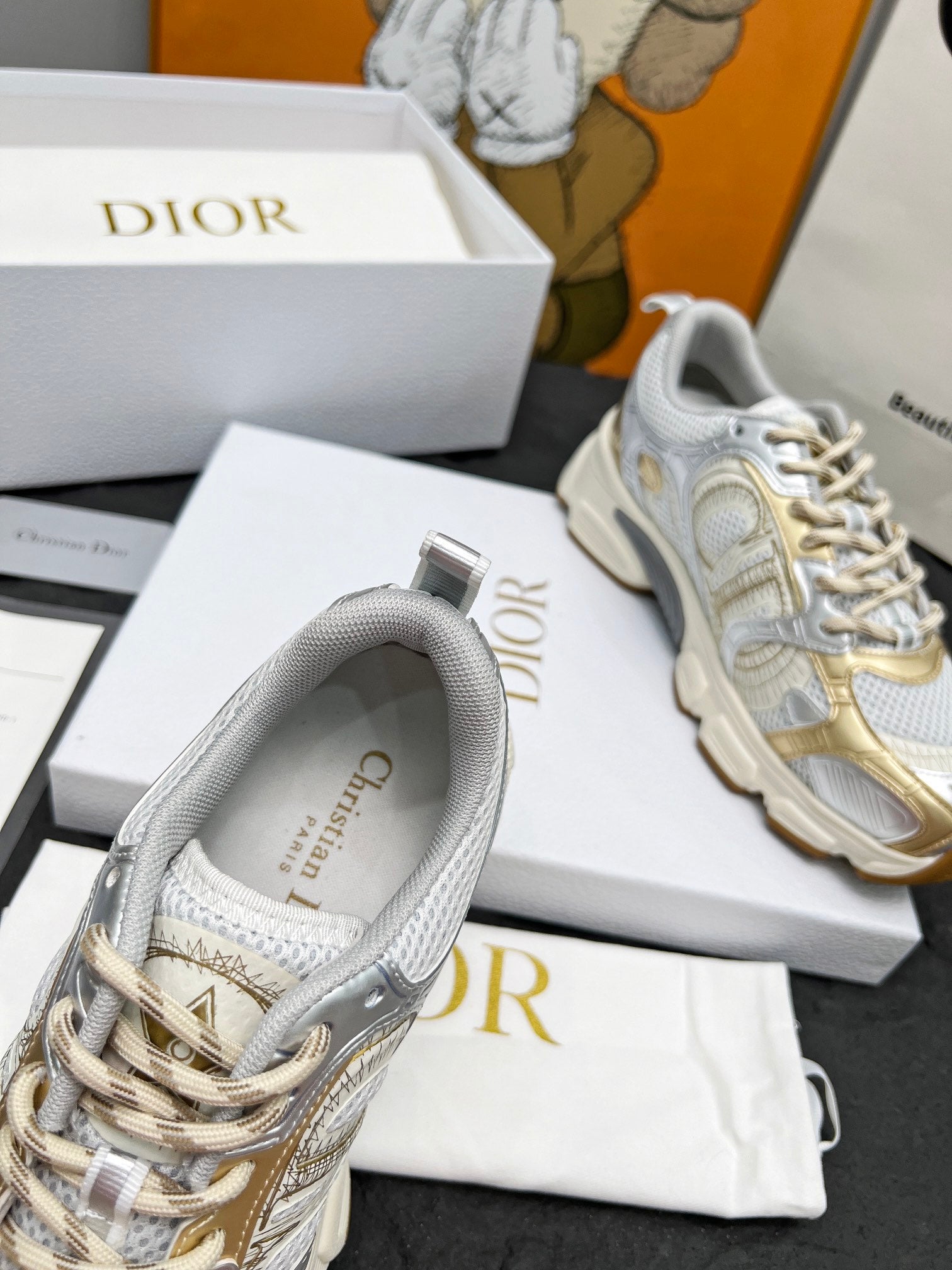 Z2Q105D311 Popular high-quality Shoes
