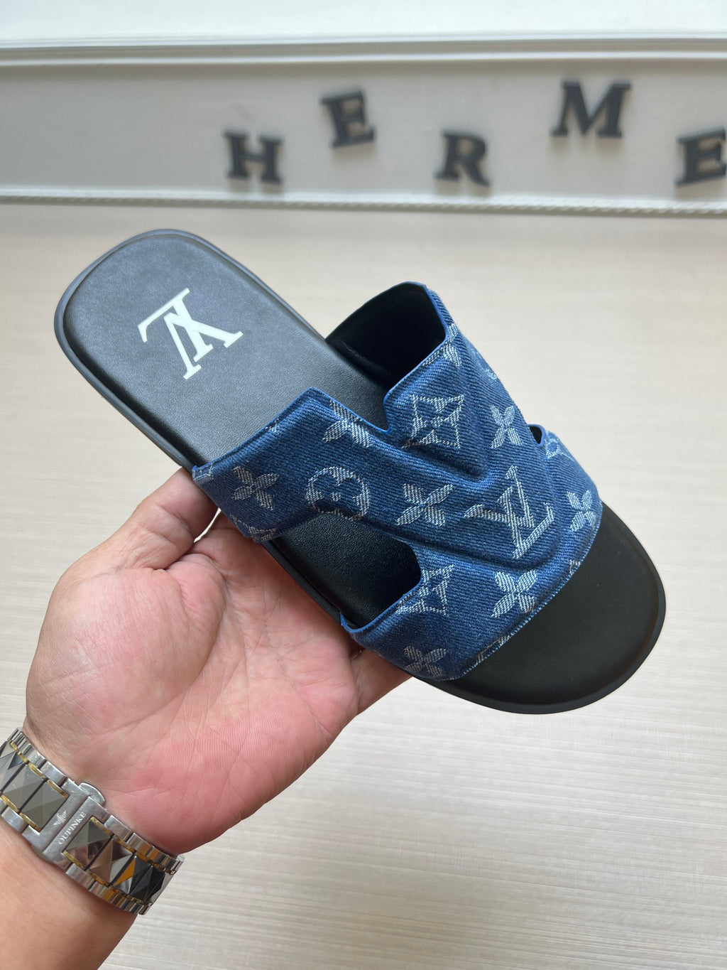 Z5ZE29 Popular slippers