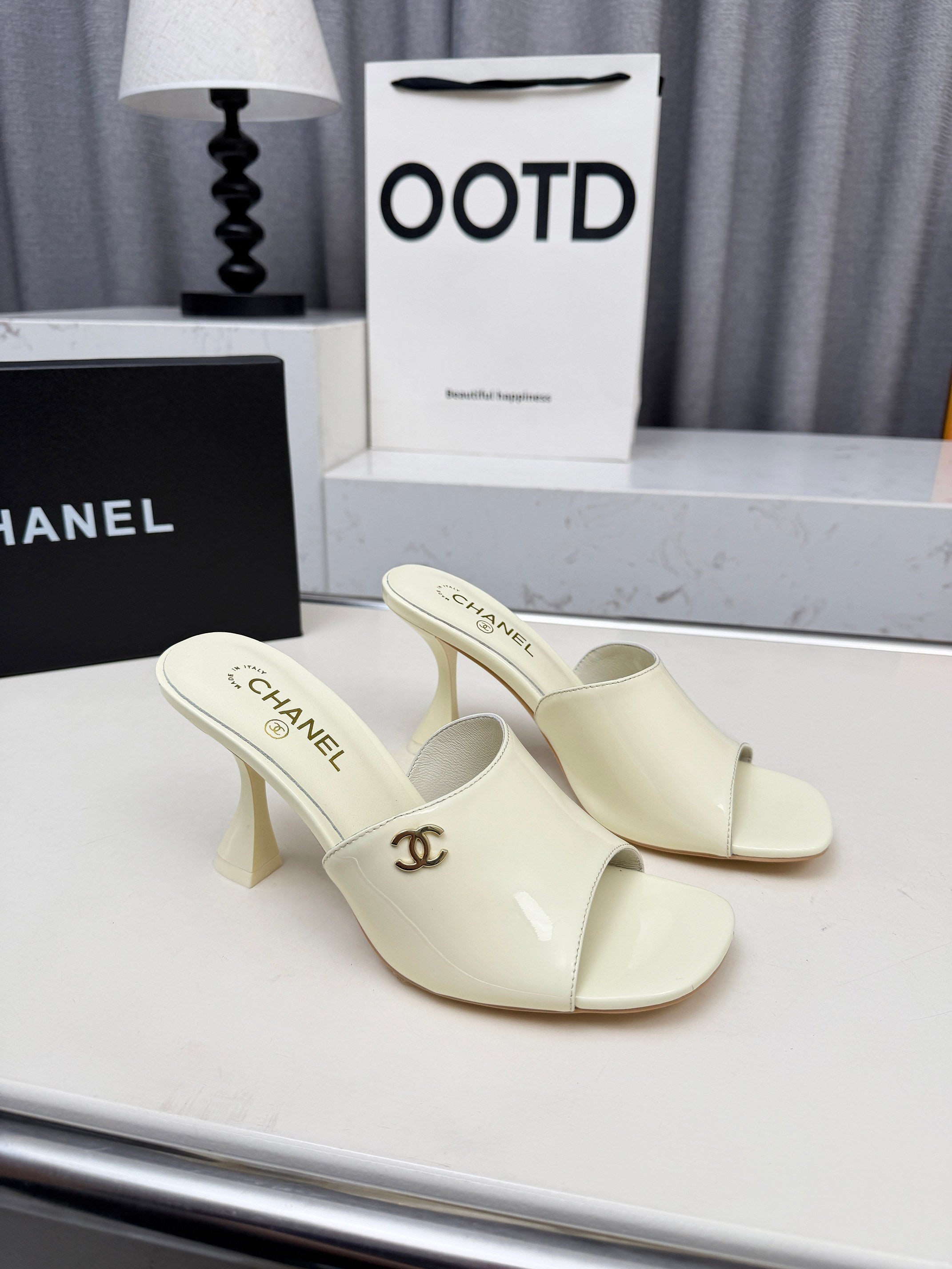Z2X66C46 Popular leather High heels