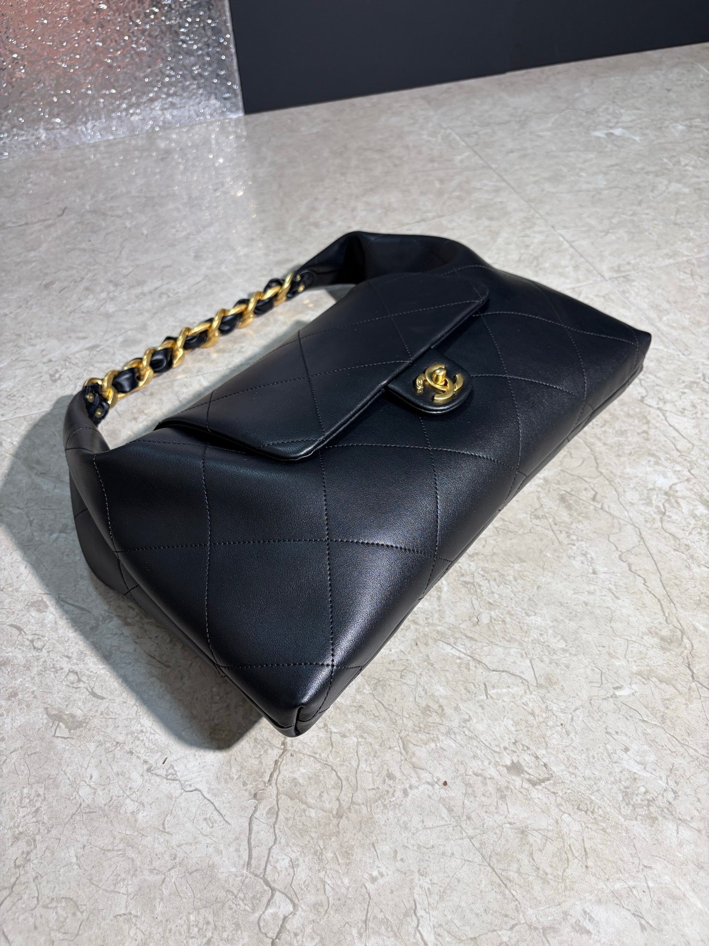 B1R15C146 Popular leather bag