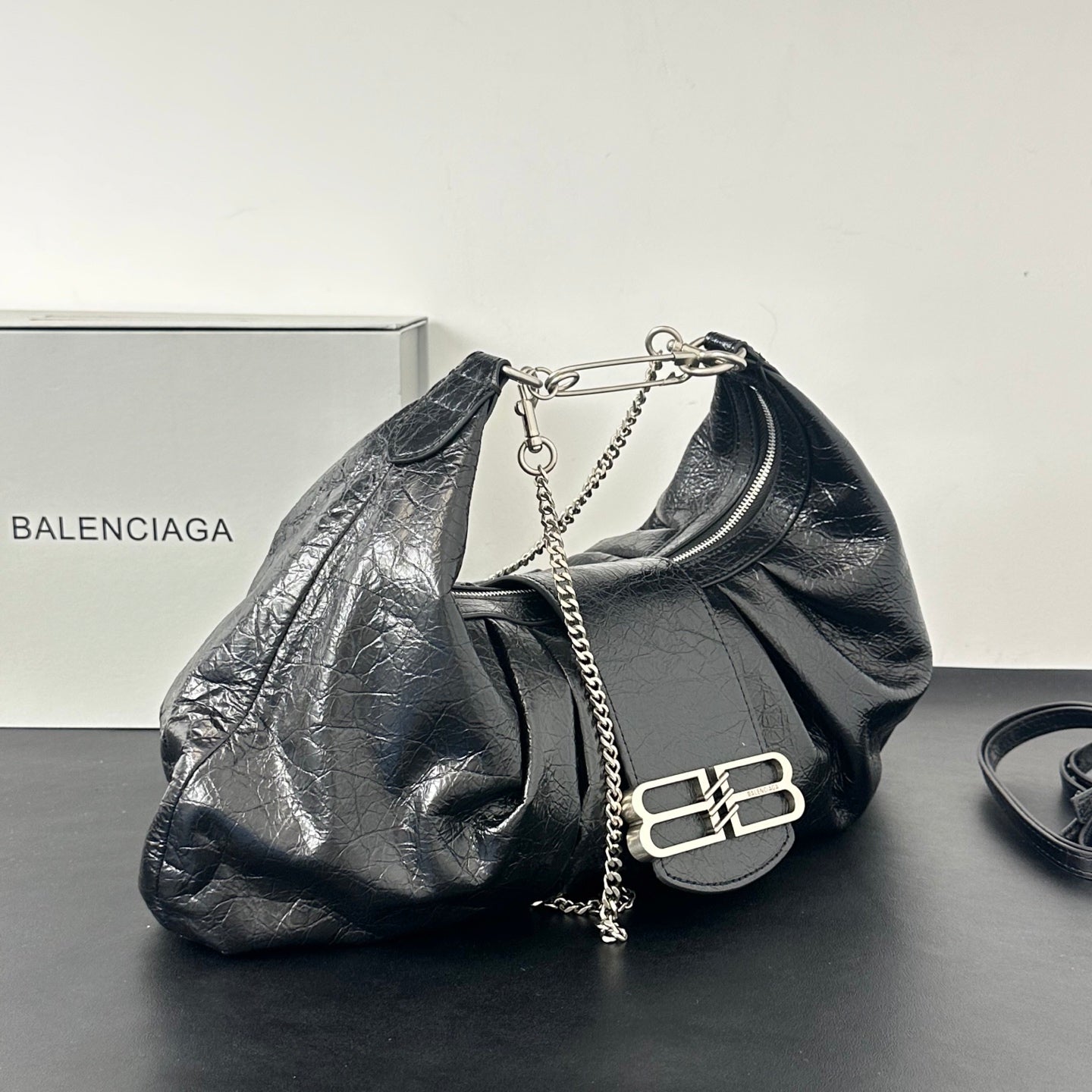 B1P36J120 Popular leather bag
