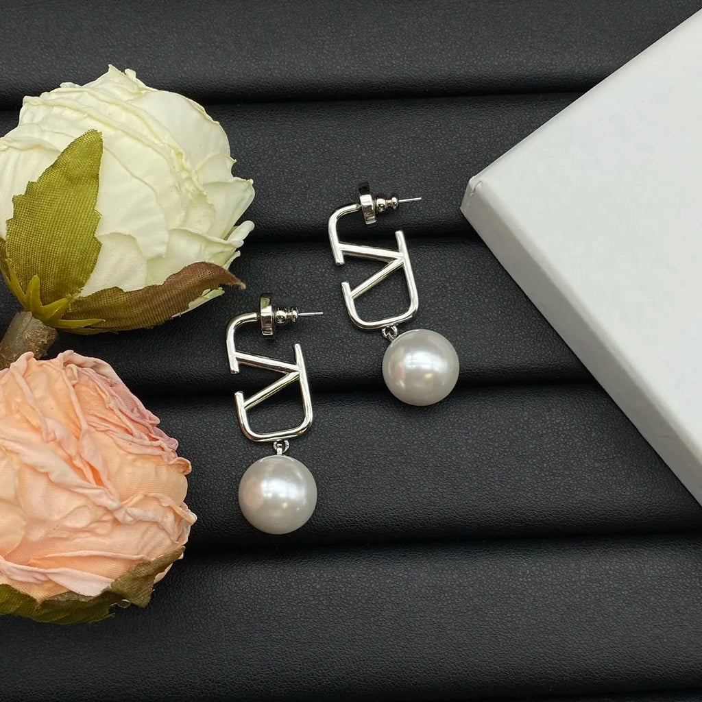 X1Z94VL712E Popular Earrings
