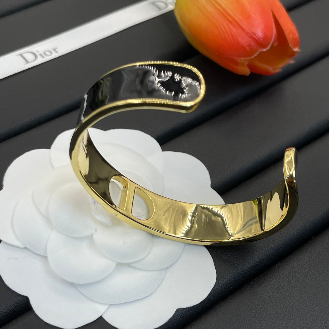 X1Z94D671K  Popular Bracelets
