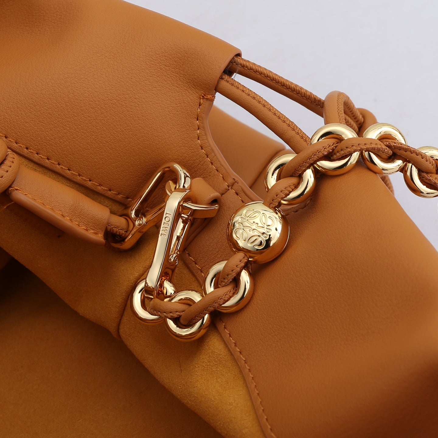 B1R66A8 Popular leather bag