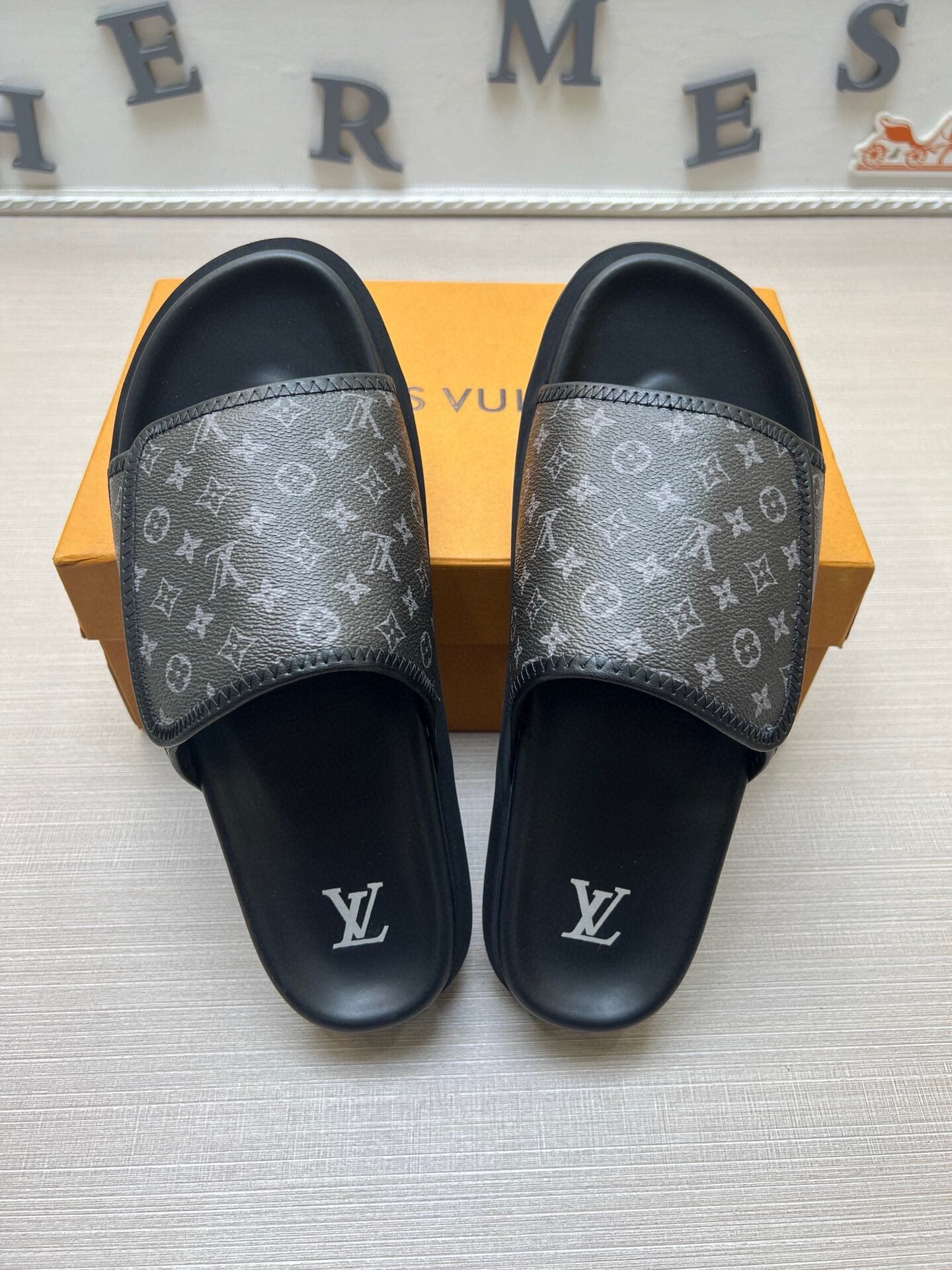 Z5WE246 Popular Slippers
