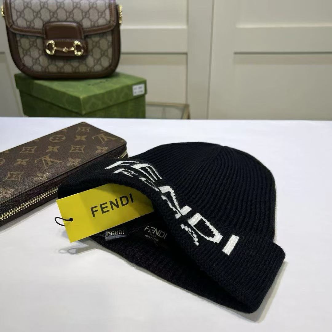 M1R86F47 Popular hats