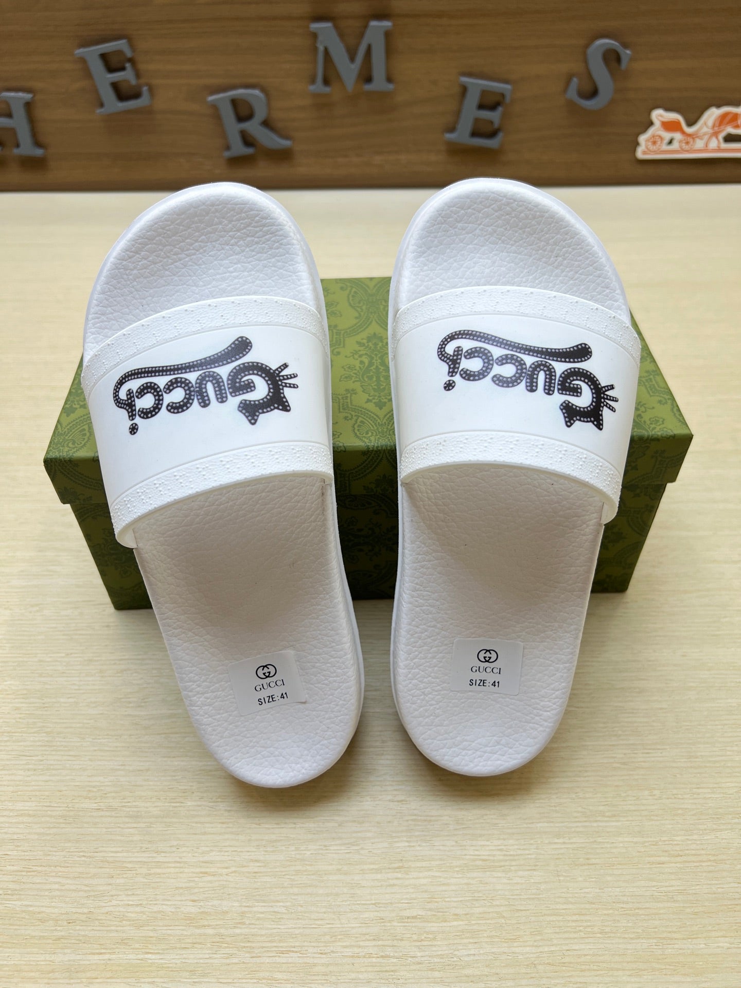 Z5R76B1 Popular Slippers