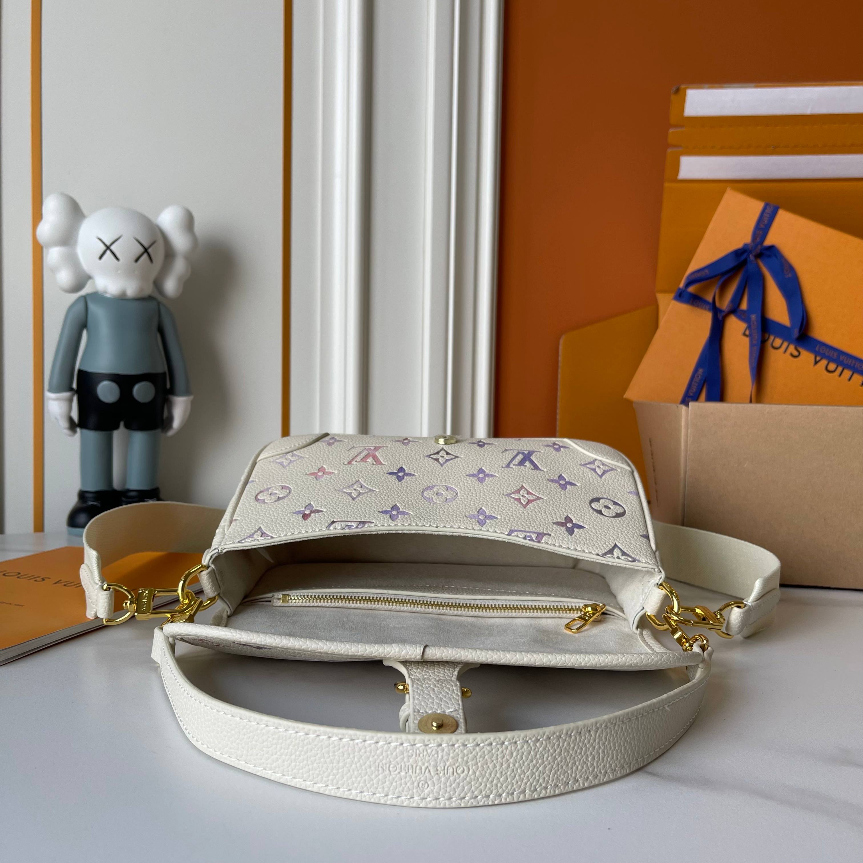 B1P36E41 Popular leather bag