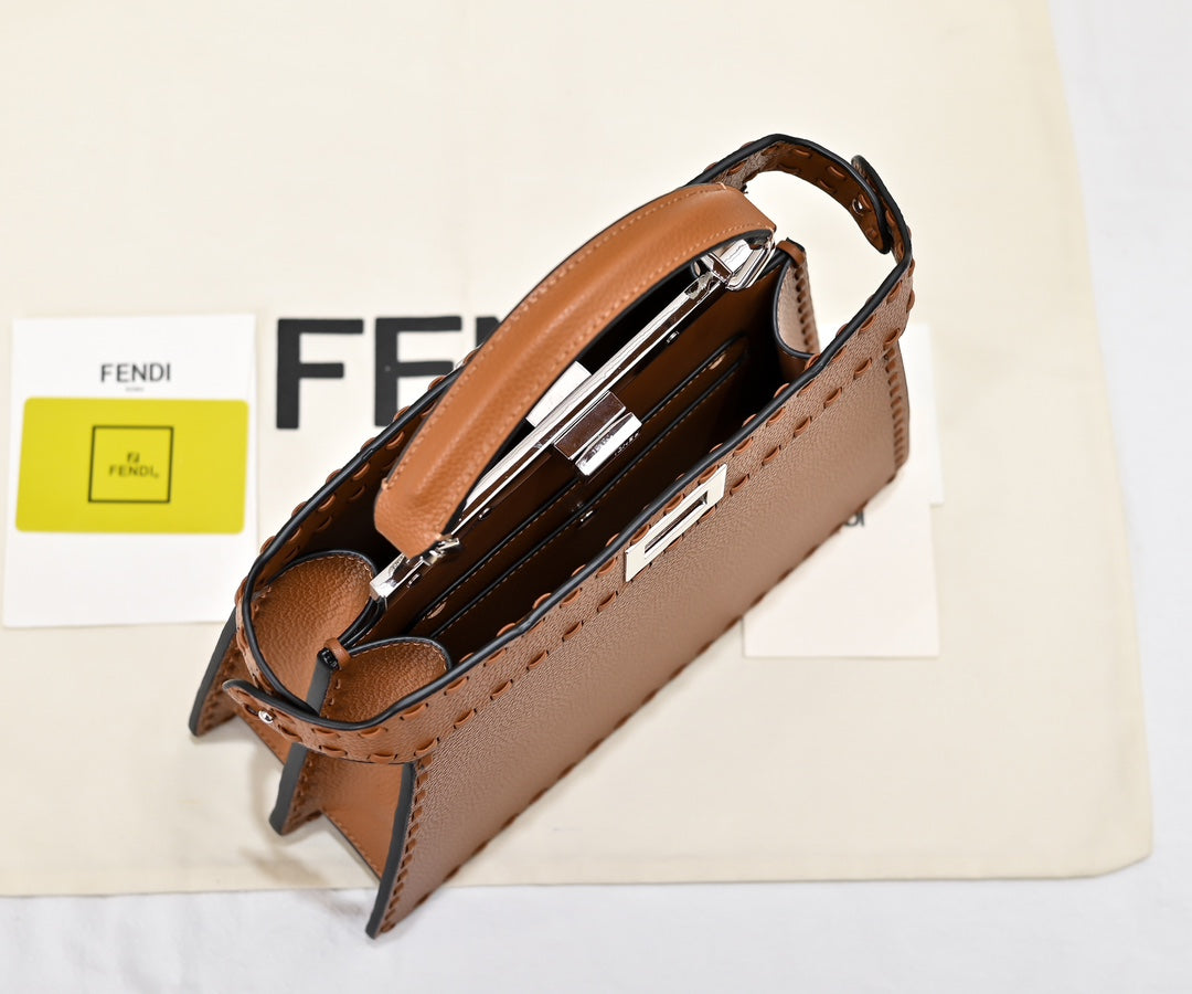 B1R115F136 Popular leather bag