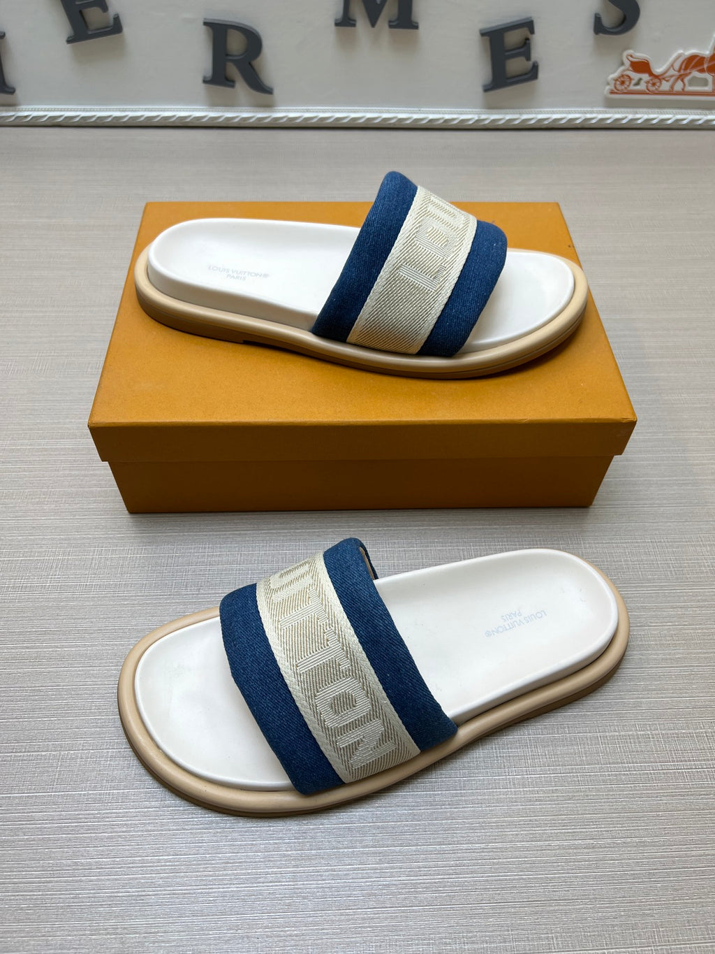 Z5Z35E301 Popular Slippers