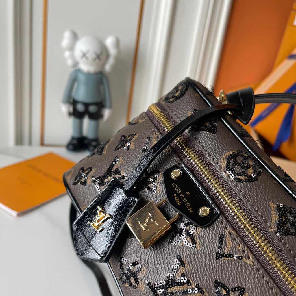 B1P46E37 Popular leather bag