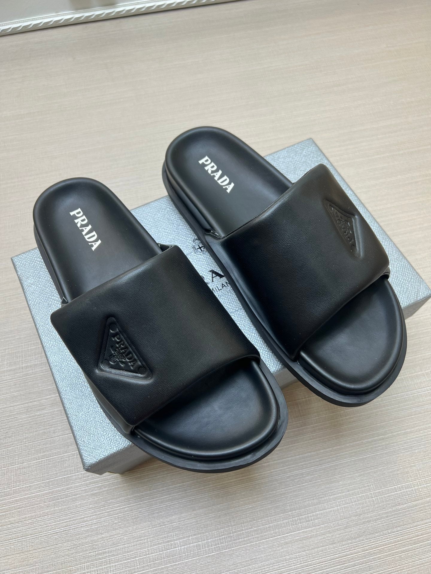 Z5ZPD7 Popular slippers