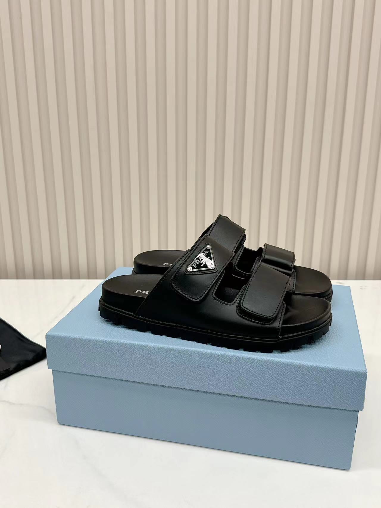 Z1ZPD26 Popular sandals