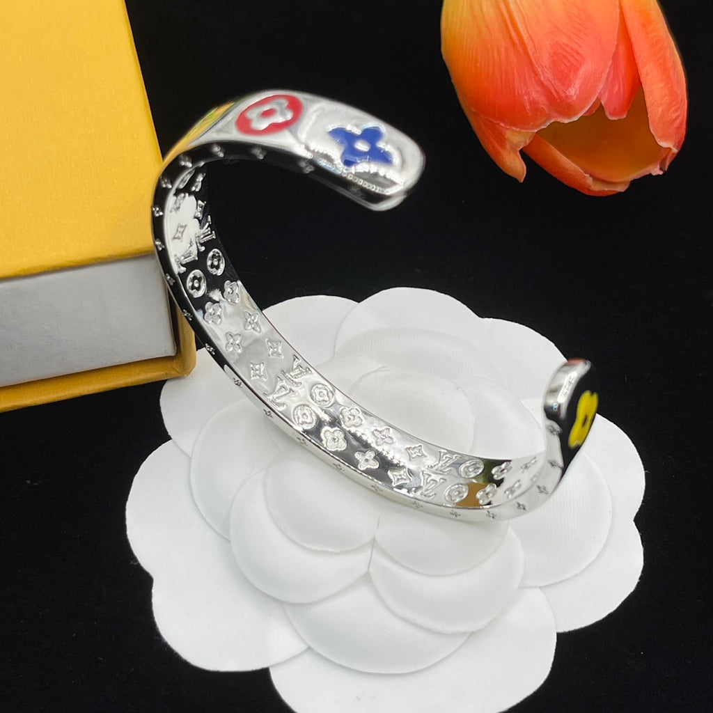 X1Z94E1054K  Popular Bracelets
