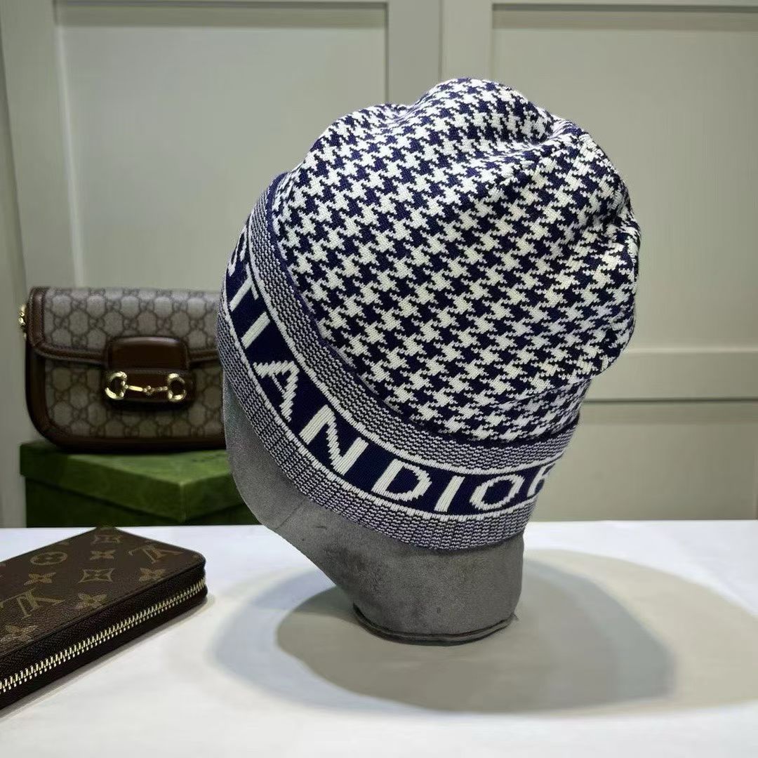 M1R86D57 Popular hats