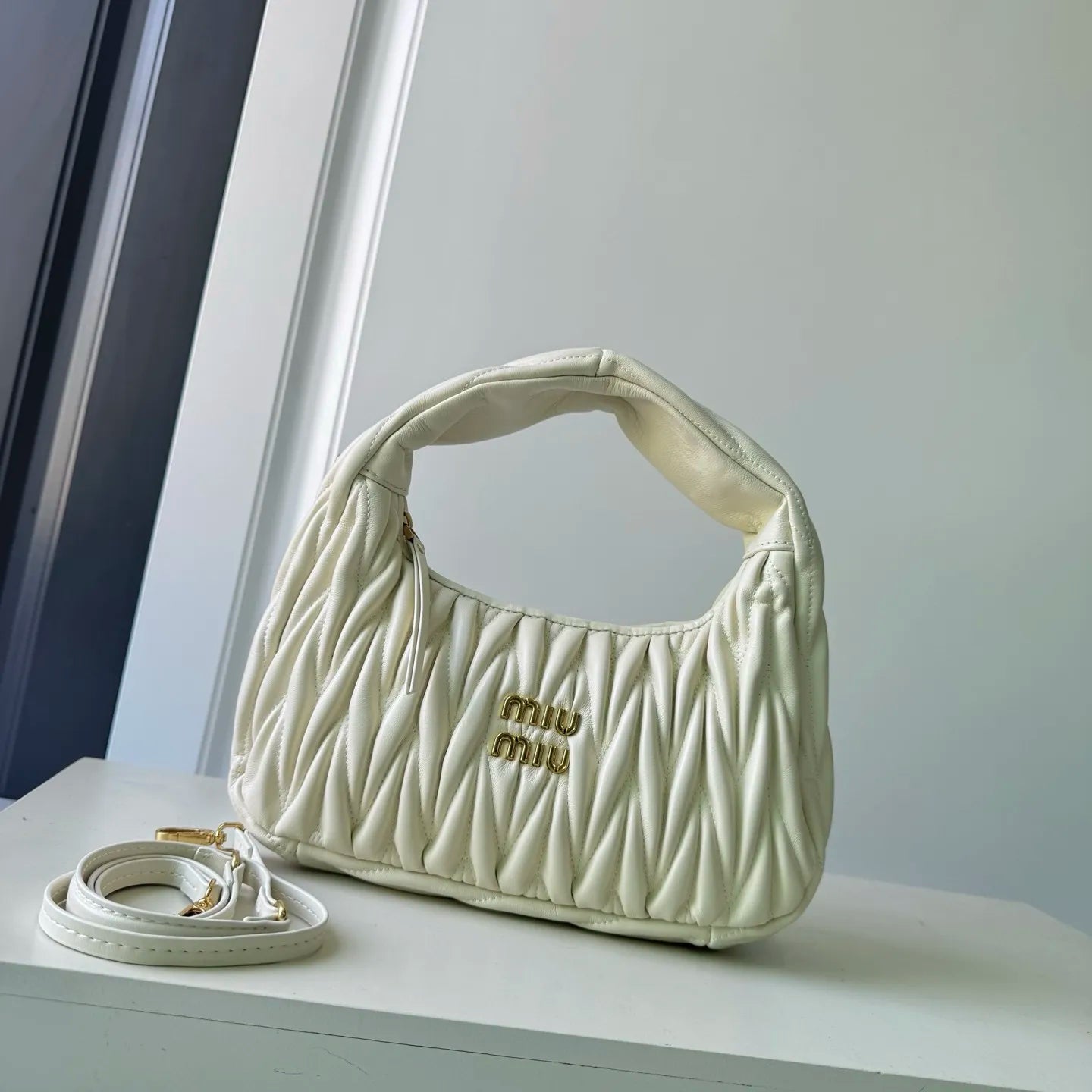 B1P46A120 Popular leather bag（29x24x10cm）