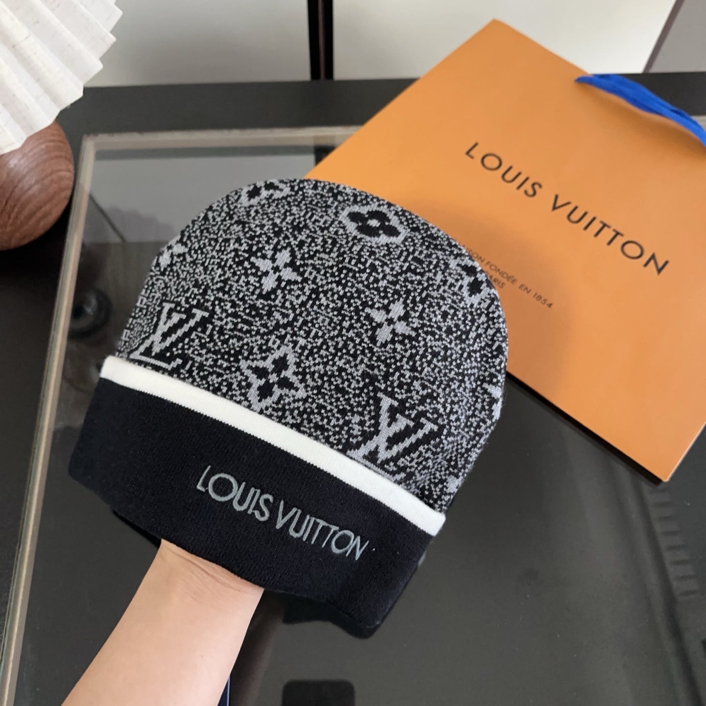 M1R86E19 Popular hats