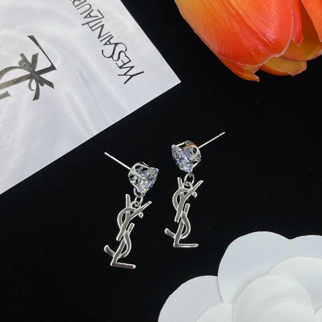 X1Z84SL610E Popular earrings