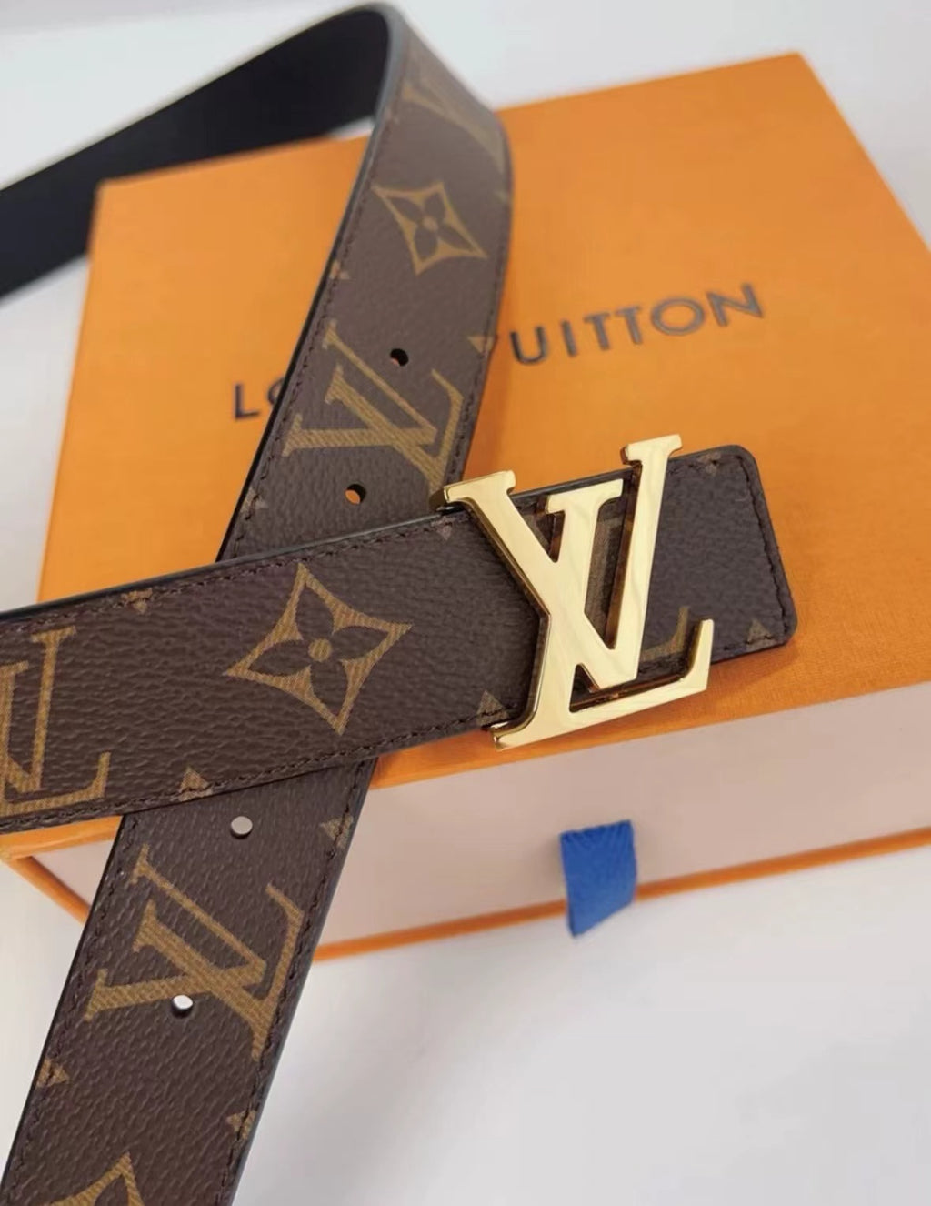 P1L124E15 Popular   High quality belt With full package