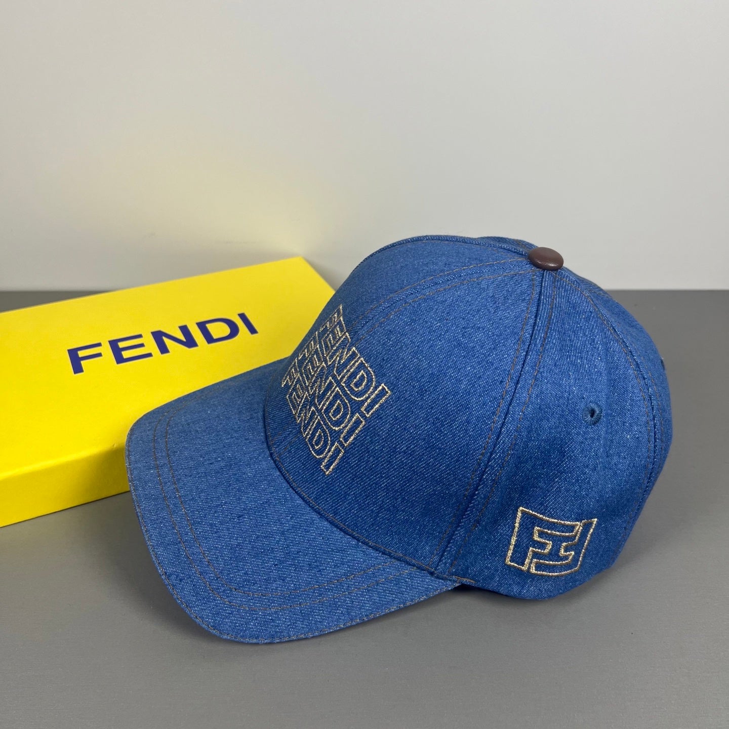 M1R76F18 Popular hats