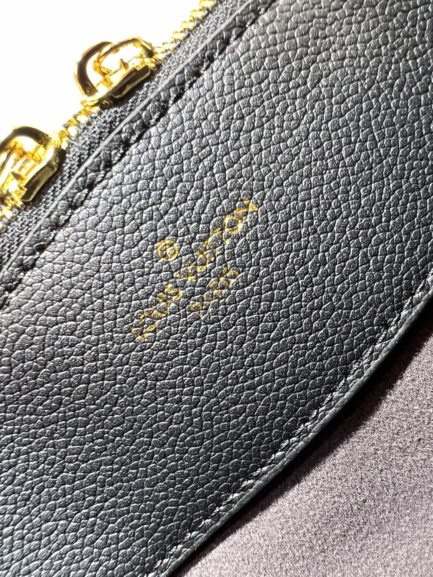 B1X15E13 Popular  leather bag)