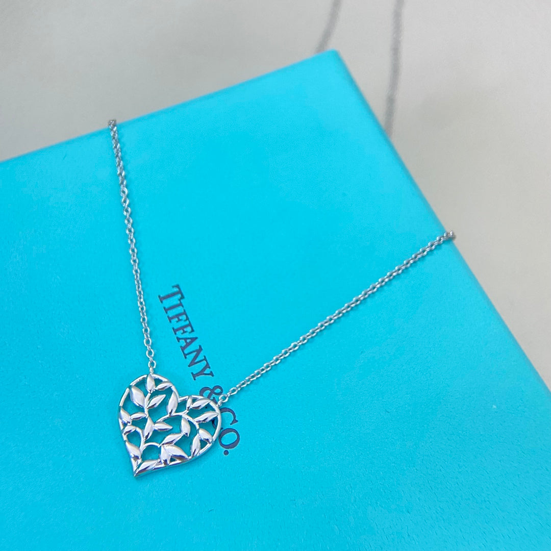 X1Q85T161X Popular Necklace