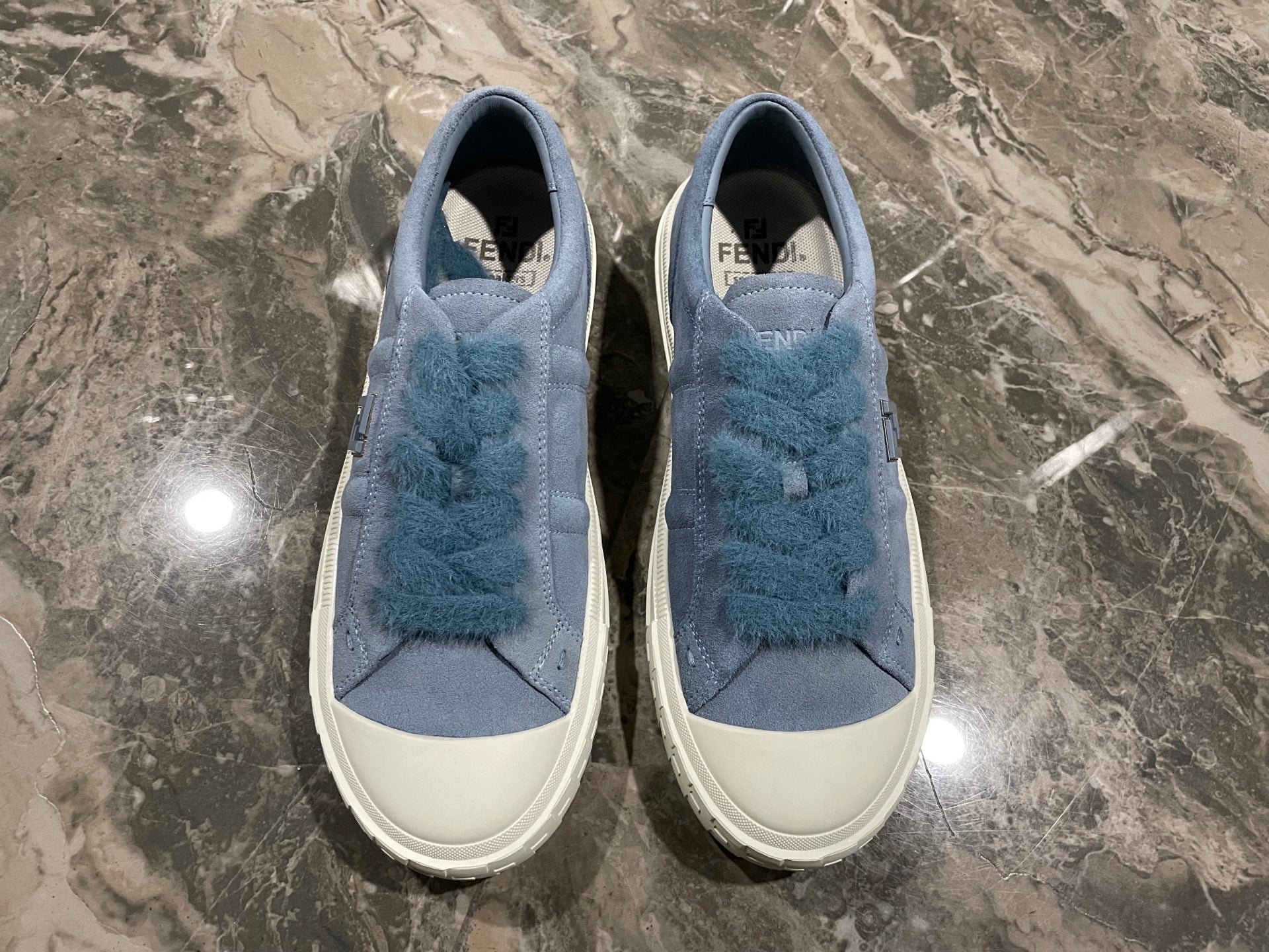 Z2Q95F141  Popular high-quality Shoes