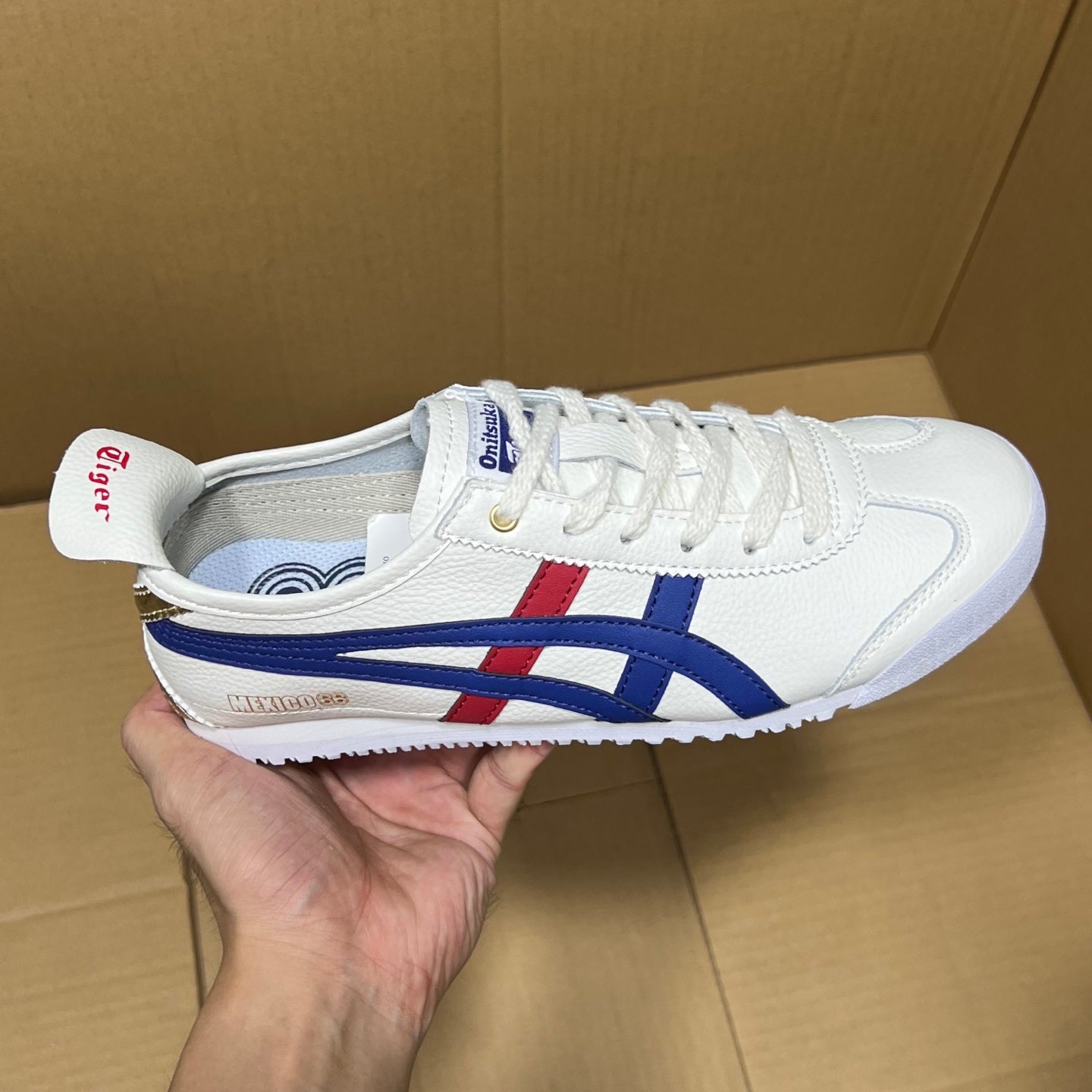 Z4Q95A32  Popular  shoes