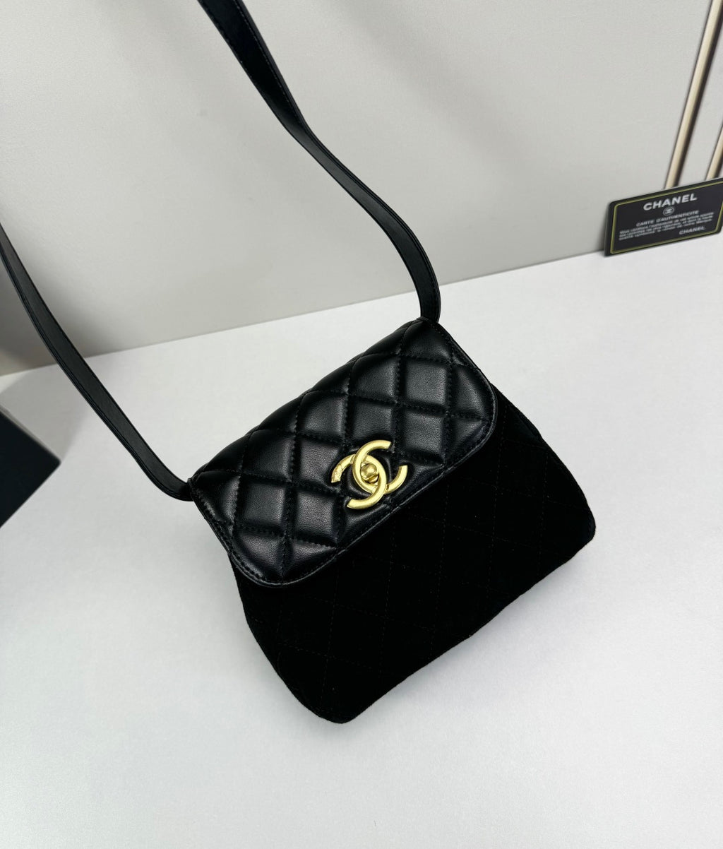 B1R15C63  Popular  leather bag