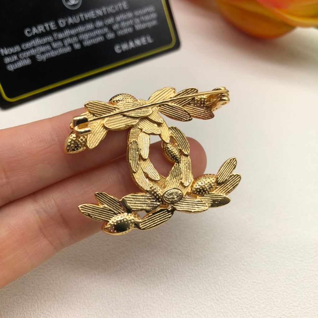 X1Z94C876   Popular Brooch