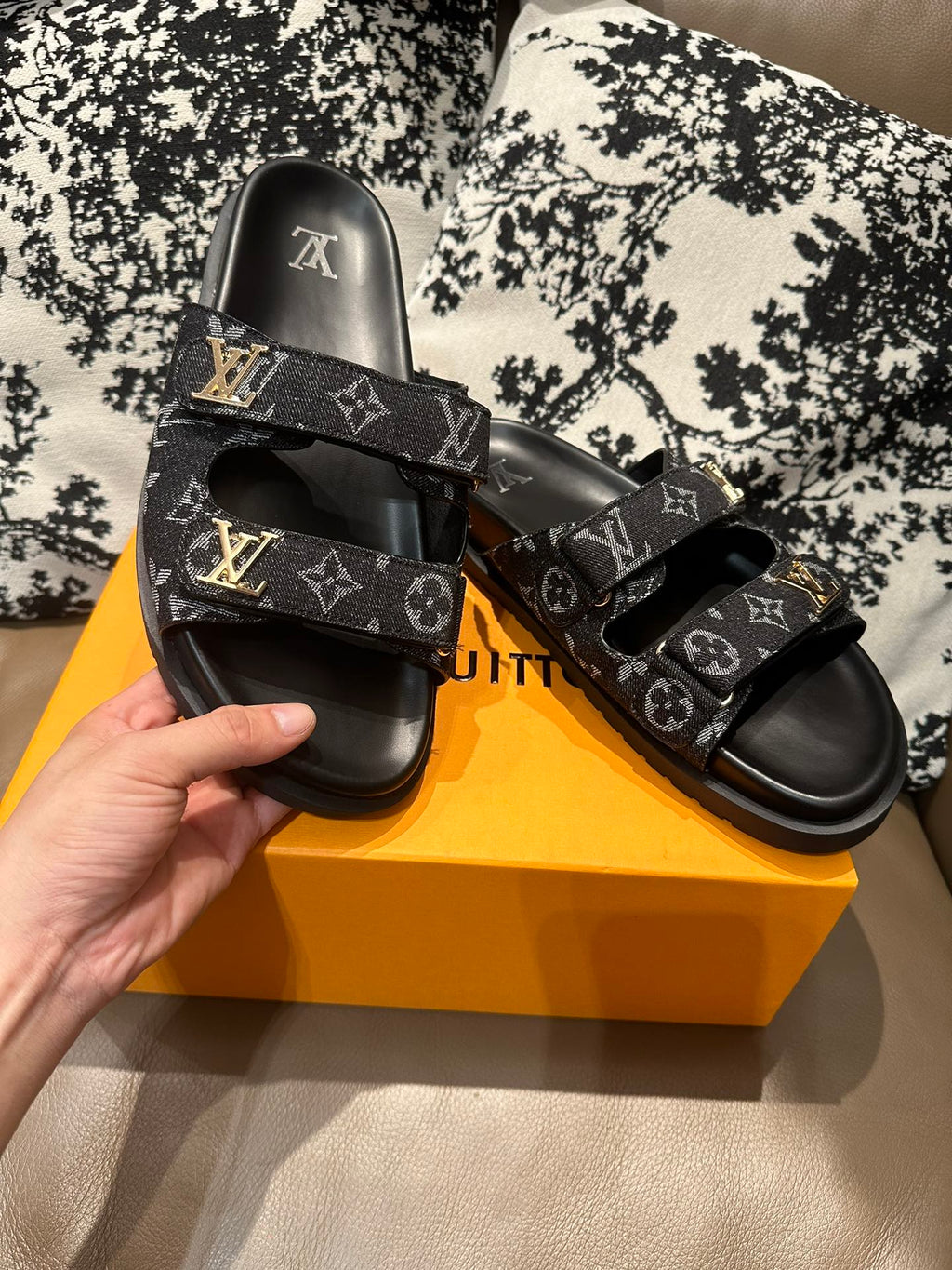 Z2Z85E29  Popular leather Shoes